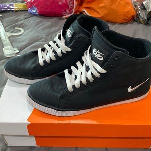6.0 Nike sneakers